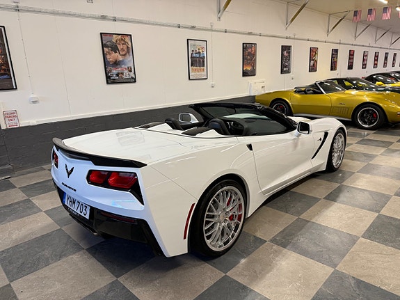 Chevrolet Corvette 18 of 30