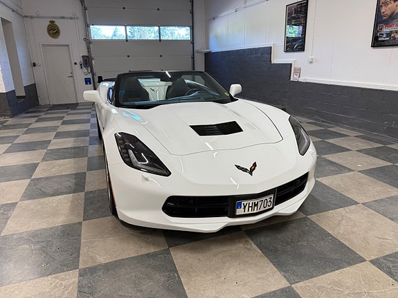 Chevrolet Corvette 4 of 5