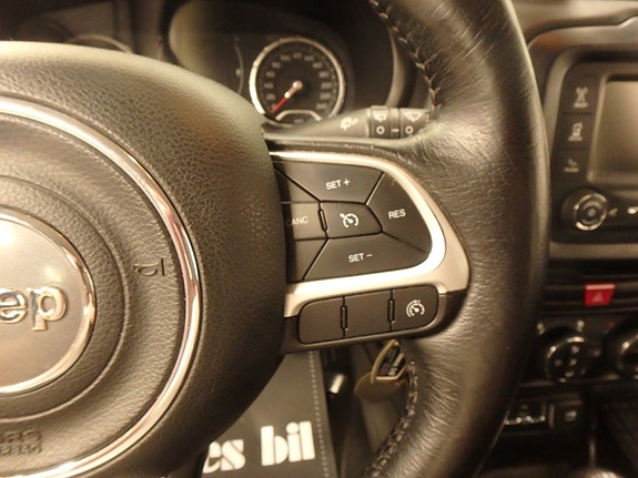 Jeep Renegade 10 of 19