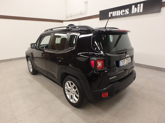 Jeep Renegade 3 of 5