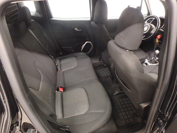 Jeep Renegade 13 of 19