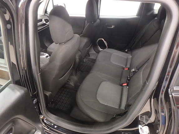 Jeep Renegade 6 of 19