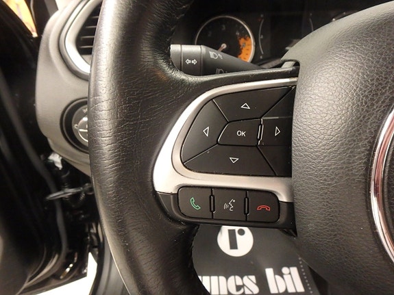 Jeep Renegade 9 of 19