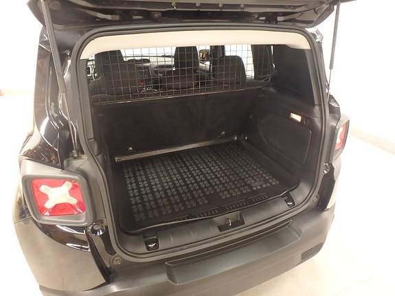 Jeep Renegade 5 of 5