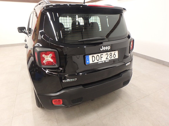 Jeep Renegade 4 of 5