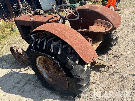 Veterantraktor Case R 4 of 5