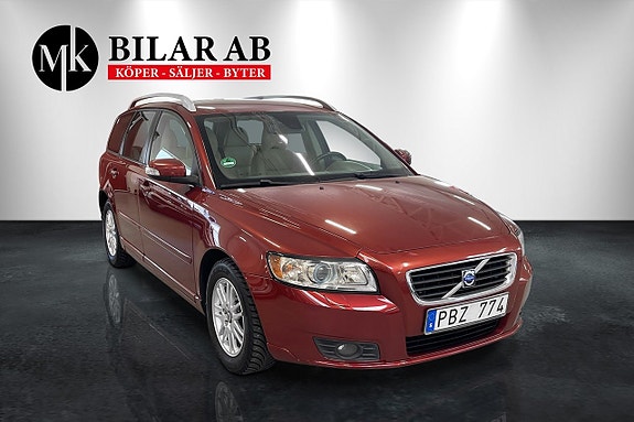 Volvo V50 3 of 5