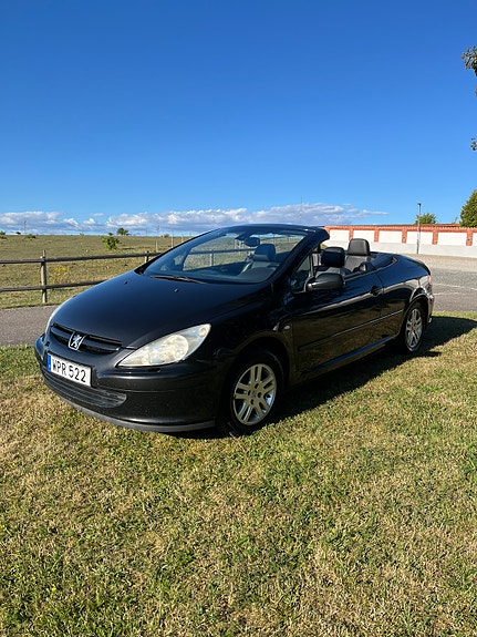 Peugeot 307 CC 2 of 5