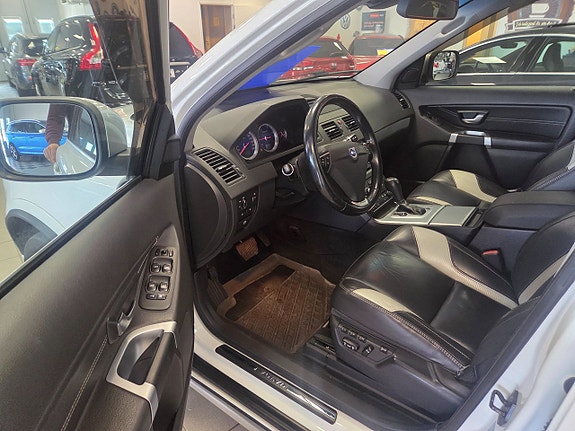Volvo XC90 4 of 5