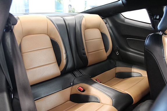 Ford Mustang 14 of 25