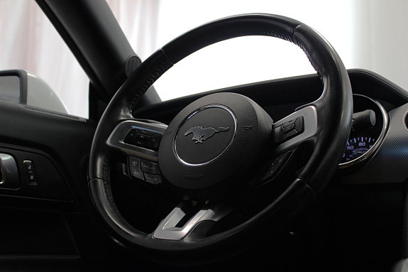Ford Mustang 24 of 25