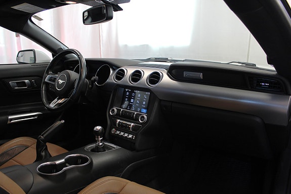 Ford Mustang 12 of 25