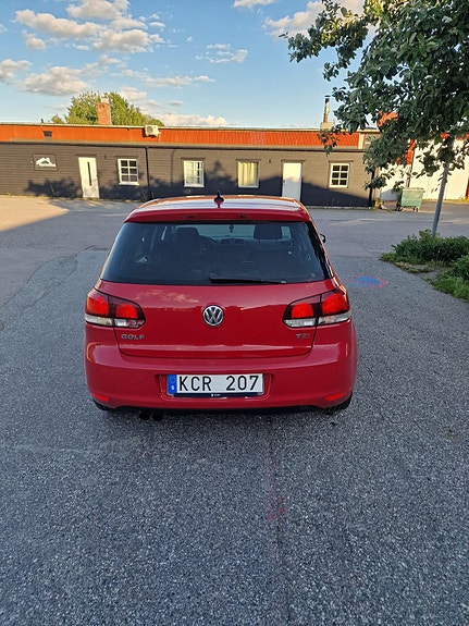 Volkswagen Golf VI 2 of 5