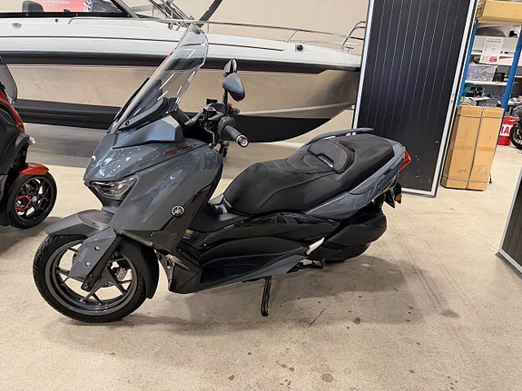 Yamaha X-Max 300 Techmax 4 of 4