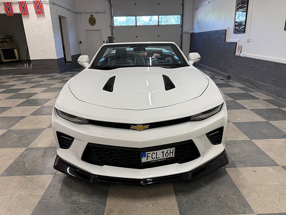Chevrolet Camaro SS 4 of 5