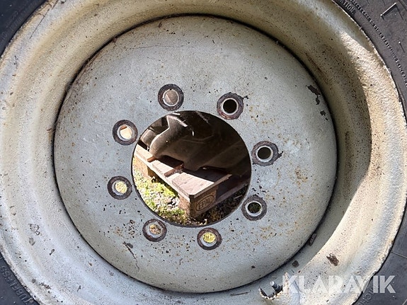 Däck på fälg 4 st Michelin 460 / 70 R24 4 of 5