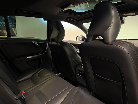 Volvo V60 Cross Country 20 of 20