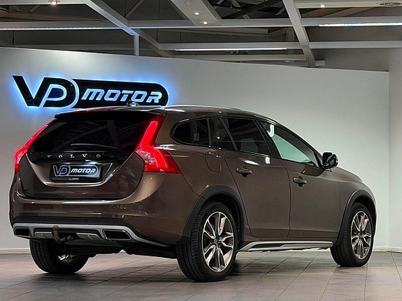 Volvo V60 Cross Country 5 of 5