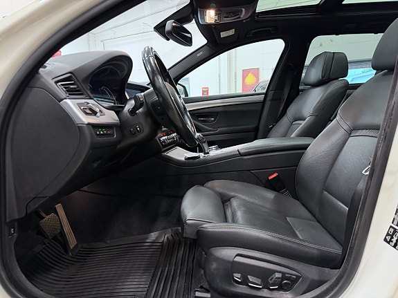 BMW 530d 3 of 5