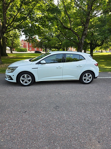 Renault Megane IV 9 of 11