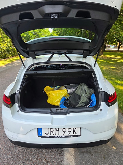 Renault Megane IV 11 of 11
