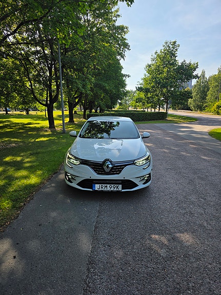 Renault Megane IV 2 of 11