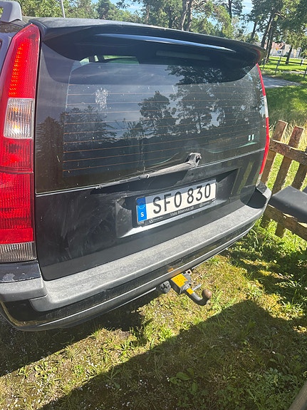 Volvo V70 3 of 5