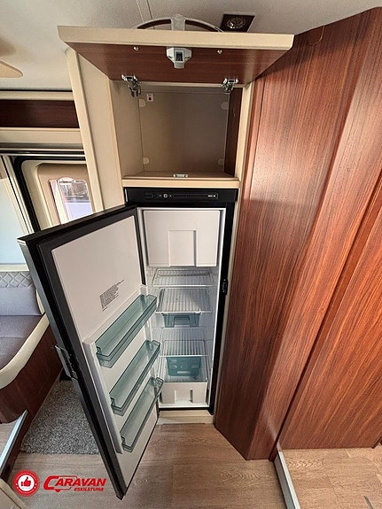 Adria Coral Platinum S 670SL* 11 of 27