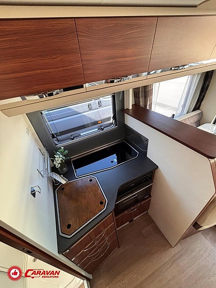 Adria Coral Platinum S 670SL* 8 of 27