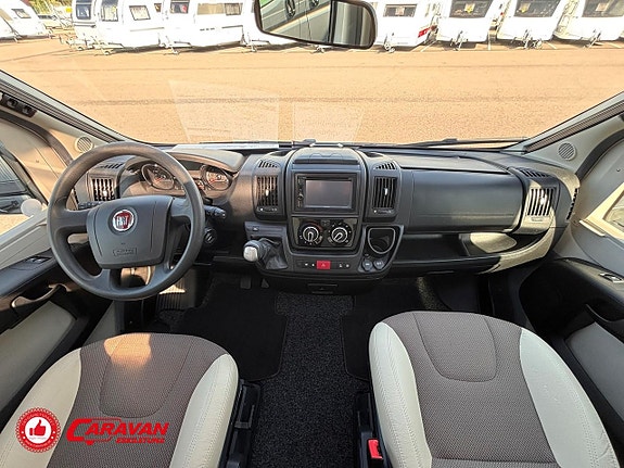 Adria Coral Platinum S 670SL* 24 of 27
