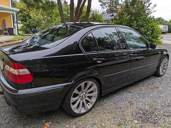 BMW 325i 2 of 4