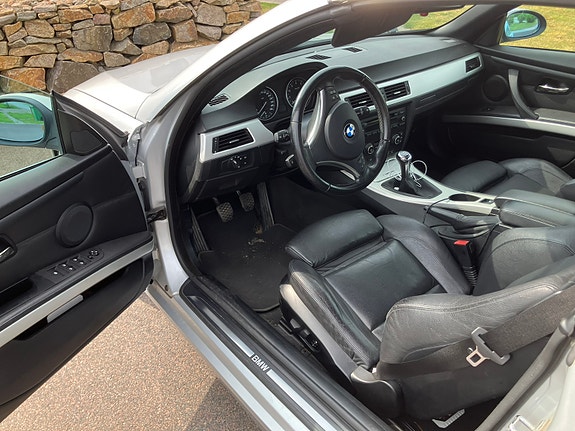 BMW 325i 2 of 5