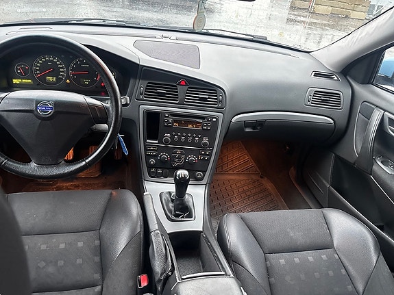 Volvo S60 3 of 4