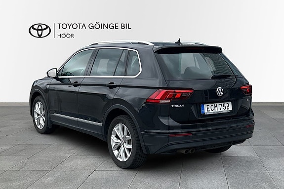 Volkswagen Tiguan 2 of 5
