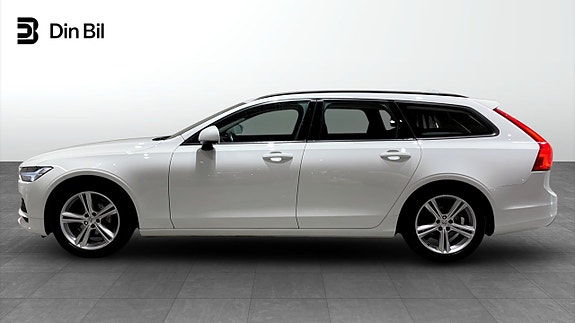 Volvo V90 2 of 5