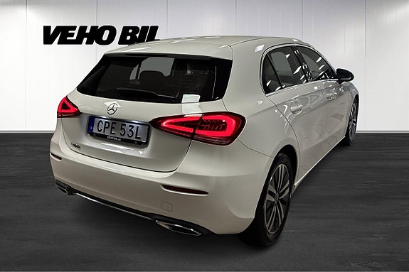 Mercedes-Benz A180 3 of 5