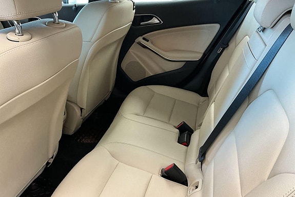 Mercedes-Benz GLA180 d 16 of 25