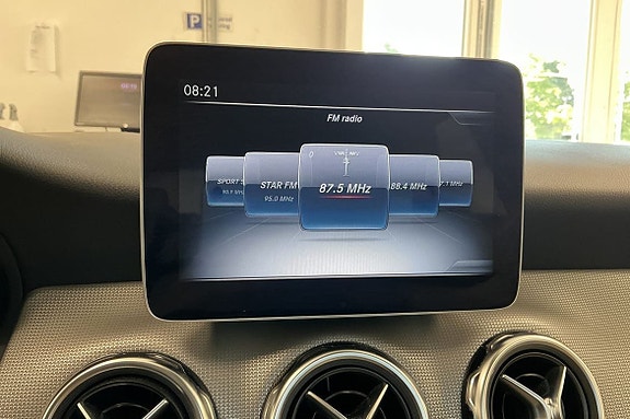 Mercedes-Benz GLA180 d 20 of 25