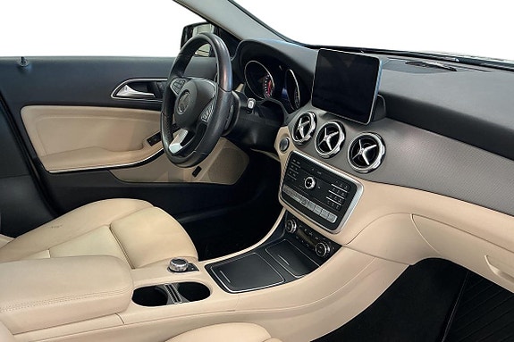 Mercedes-Benz GLA180 d 14 of 25
