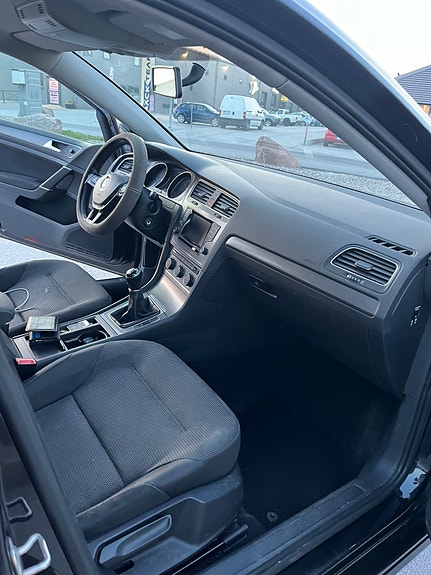 Volkswagen Golf VII 6 of 6