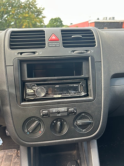 Volkswagen Golf V 6 of 6