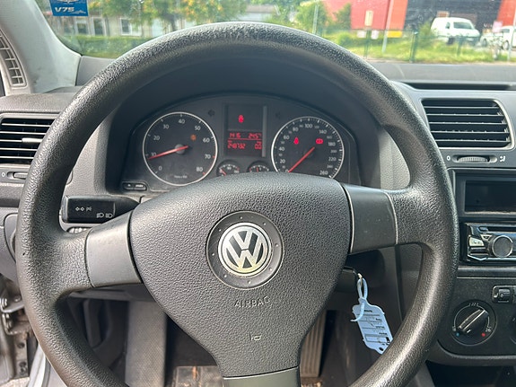 Volkswagen Golf V 5 of 6
