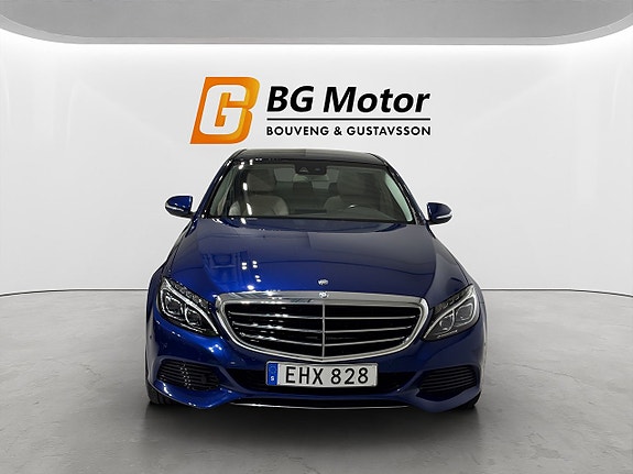 Mercedes-Benz C180 2 of 5