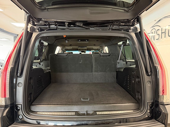Cadillac Escalade 20 of 30
