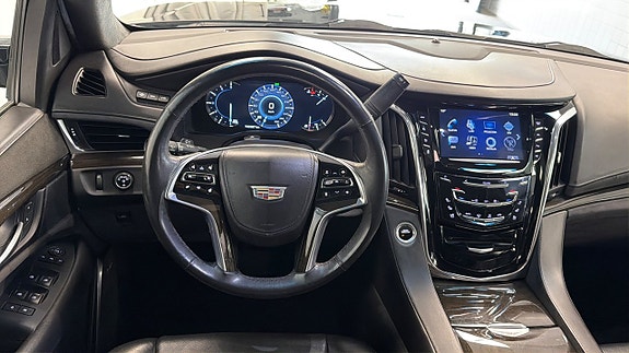 Cadillac Escalade 24 of 30