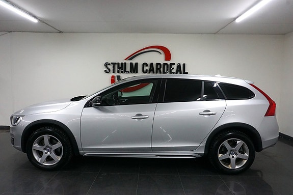 Volvo V60 Cross Country 3 of 5