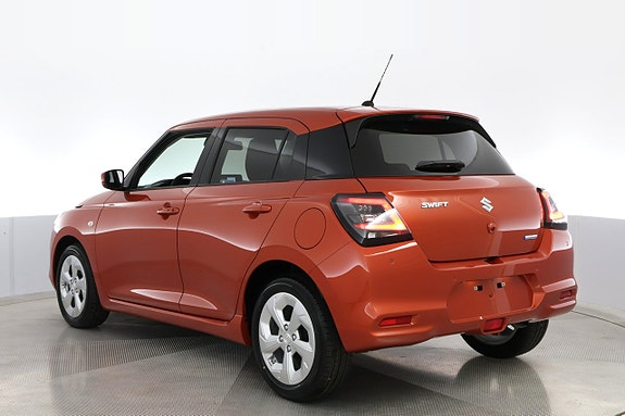 Suzuki Swift 3 of 5