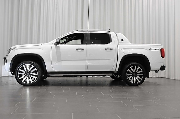 Volkswagen Amarok 2 of 5