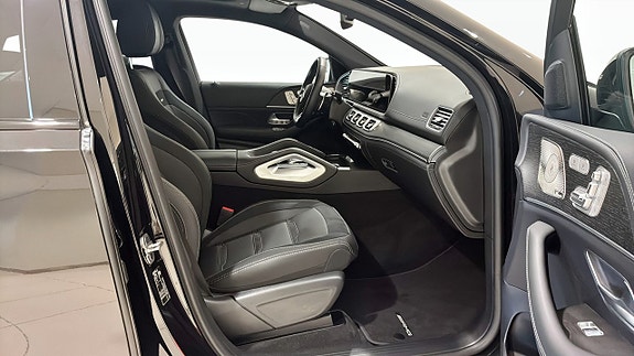 Mercedes-Benz GLE53 3 of 5