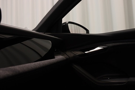 Audi Q6 e-tron 25 of 26